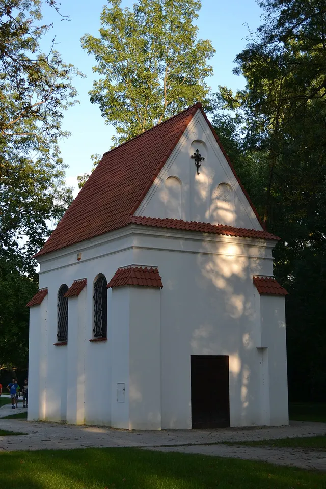 Kaplica w parku